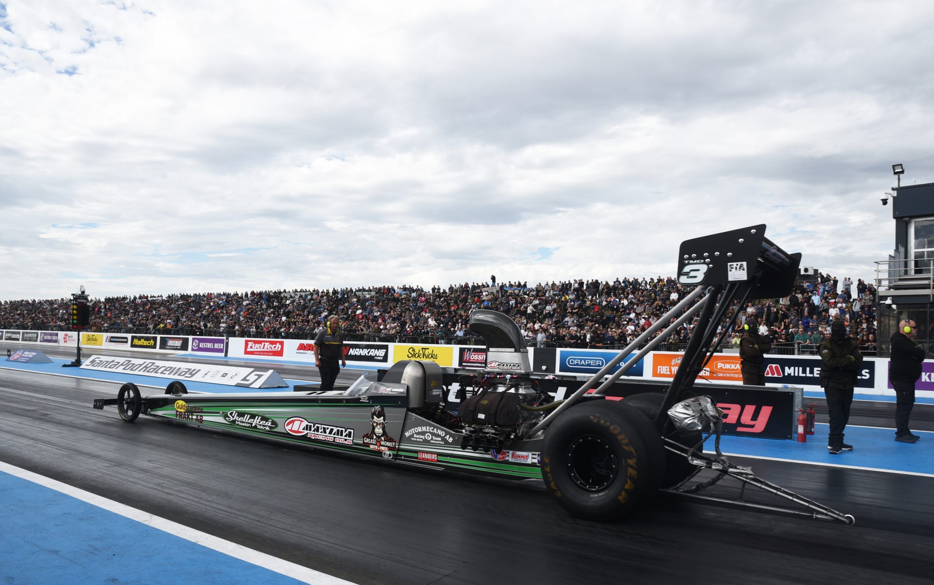 Dragster on track